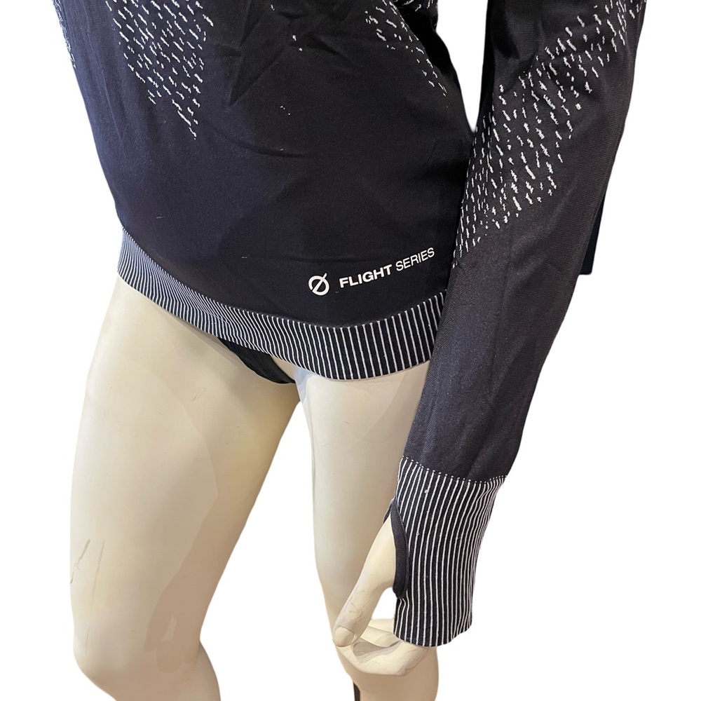 The North Face Long Sleeve Graphic Shirt - Picture 7 of 9